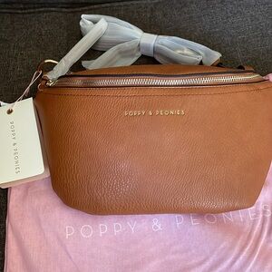 BNWT Poppy & Peonies The Sidekick in cognac